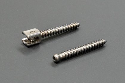 医療機器用チタンスクリュー